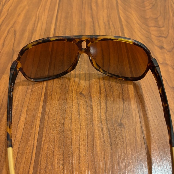 Tortoise Shell Sunglasses - Picture 6 of 6